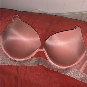 Victoria secret bra!